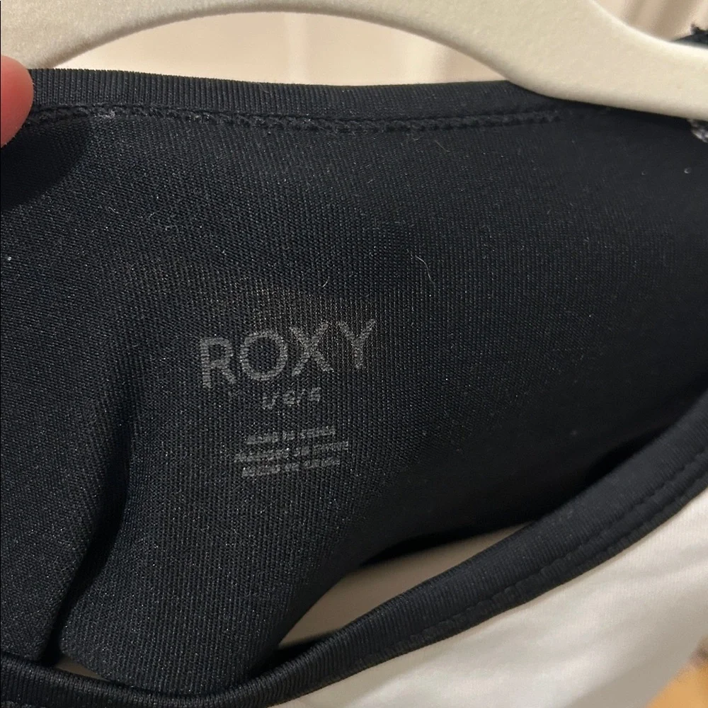 Roxy Monochrome and Teal Long Sleeve rash guard - Picture 2 of 4